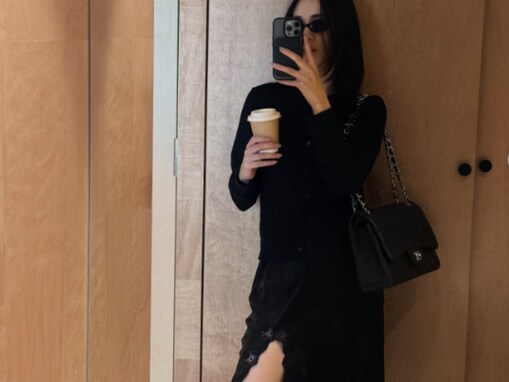 藤井夏恋、スリットから美太ももを披露！ 大人っぽいオールブラックコーデに「めっちゃ可愛い！」の声