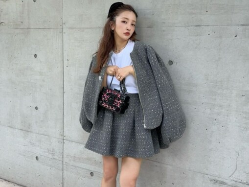 「脚が長細い」板野友美、美脚際立つ大人コーデを披露！ 「世界一超かわいい」「センスいい！」