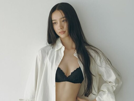 Koki,、美谷間あらわなレア過ぎるランジェリー姿を披露！ 引き締まったウエスト＆体形際立つショット