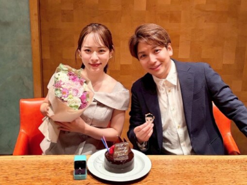 「すてき過ぎて泣きそう」126万人超えYouTuber、イケメン夫との結婚5周年を報告！「推し夫婦」