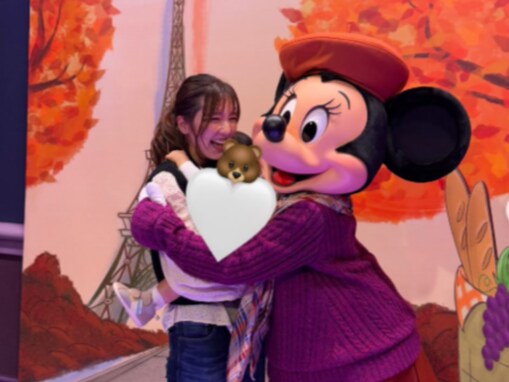 「足細いねー！」プロサッカー選手の妻、家族ディズニーショット公開「前と変わらないスタイルと可愛さ」