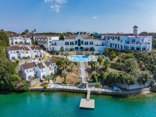 【楽天トラベル宿クーポン】「都リゾート 志摩 ベイサイドテラス」が今だけ特別価格に！ 白亜の建物が映える南欧スタイルの滞在【10月21日】