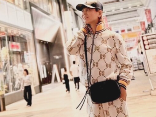 「ヤバ3度見するわ！」氷川きよし、街中でのプライベートショットに反響「目立ってる」「お洒落すぎる」