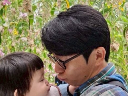 「もうこんな大きくなったの！」藤森慎吾、娘の顔出しショット公開「我が子ながら可愛すぎる」溺愛