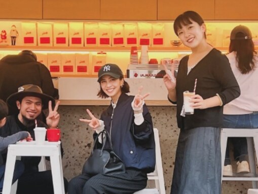 「大人の仲間入り？」ママタレント、家族でカフェを満喫する様子に「ほっこり」「いい時間」の声！