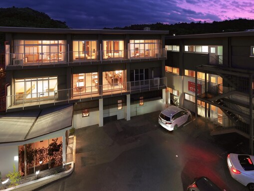 【楽天トラベルセール】「クリスタル旅館 白浜 灯りや」が今だけ特別価格に！ 万葉集にも登場する名湯を味わえる【10月27日】