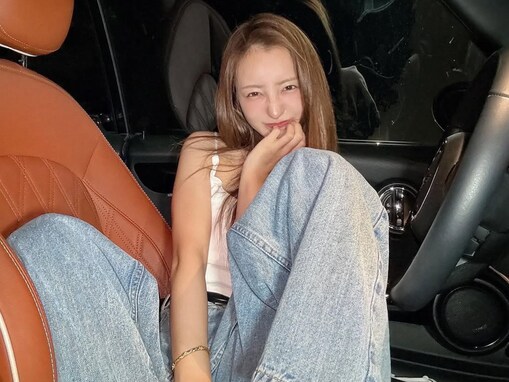 「なんでこんなにドキッと」板野友美、車内でキャミソール×ジーパンの色っぽい姿を披露「彼女感が強い」