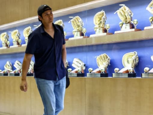 大谷翔平＆山本由伸、イケメン私服ショット公開！ 球場入りの格好いい姿。シンプルコーデの佐々木朗希も登場