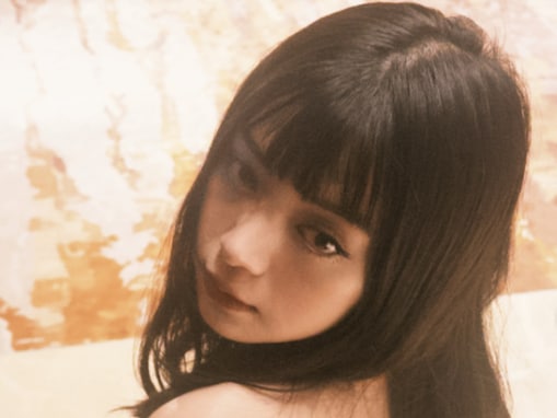 「天は何物あたえんねん」池田エライザ、上目遣いショットに反響！「そんな目でみられたらたまらない」