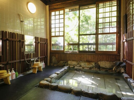 【楽天トラベル売れ筋1位】「城崎温泉 旅館 お宿 白山」は四季折々の自然を望む露天風呂が魅力【10月29日】