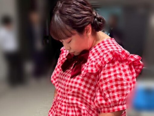 「え？？」餅田コシヒカリ、驚きの“下腹”ショット公開「収録前、自分の下腹に励ましてもらう」