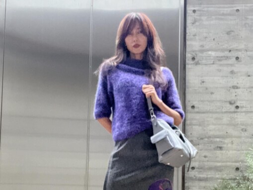 工藤静香、“恐ろしく古いスカート”から美脚のぞく秋コーデ公開「抜群のスタイル維持してるんですね」