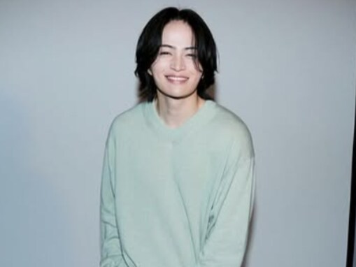 「30歳成人男性でこんな可愛いことある‥?!」菊池風磨の最新ショットに「シンプルに顔が良い！！」反響