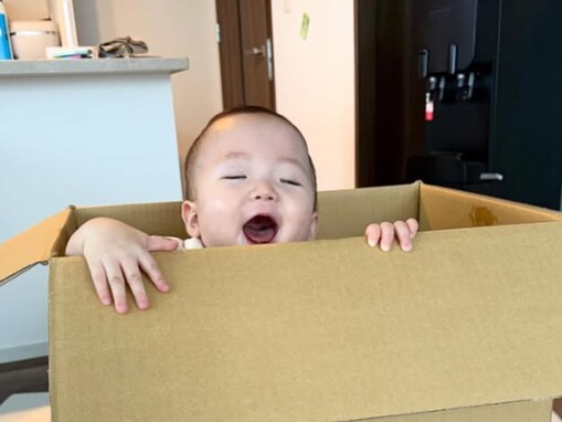 「冗談でも、こんなことをしたらダメ」人気YouTuber夫婦、息子のネタ写真に賛否。「不快」「面白くない」