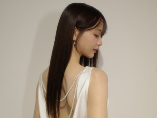 「背中も美人ですね」森香澄、美背中&くびれ際立つ大胆過ぎるドレス姿に反響！ 「とても艶やか」