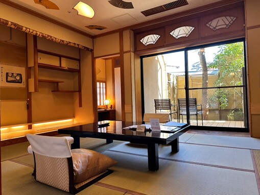 【楽天トラベル宿クーポン】「伊香保温泉 香雲館」が今だけ特別価格に！ 金泉と旬会席で味わう贅のひととき【11月7日】