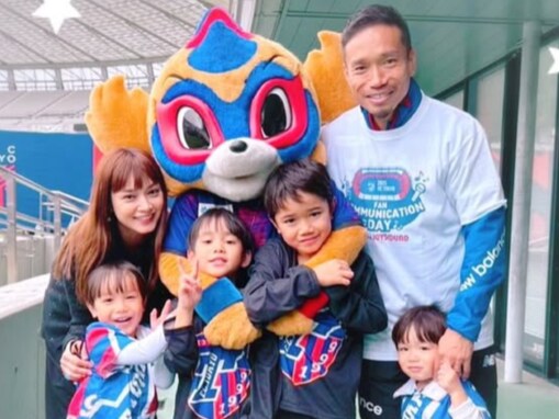 「これで愛梨をおとしました」長友佑都、息子の前で平愛梨を“落とした”特技披露「夫と初めて2人で会って」