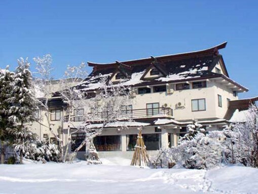 【楽天トラベルセール】「丸山温泉 古城館」が今だけ特別価格に！ 雪国でほっこりあたたまる温泉を【11月10日】