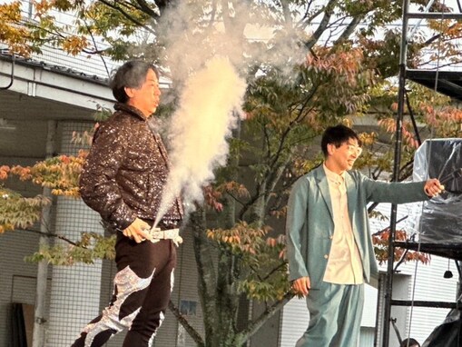 「自分でもびっくり顔じゃん」人気芸人、“ご報告”投稿に反響！ 「なんか最終奥義みたい笑」「煙幕やん」