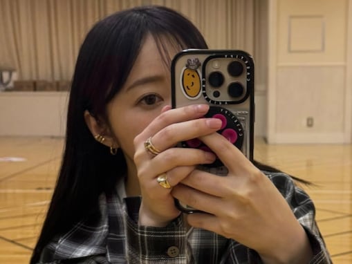 「あの先輩からもらいました」指原莉乃、スマホでの自撮りショット公開「この写真、みーちゃんに見えました！」