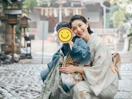 橋本マナミ、“長男5歳の七五三”で美しい着物姿を披露！ 「大きくなられましたね」「こんな綺麗なママ」