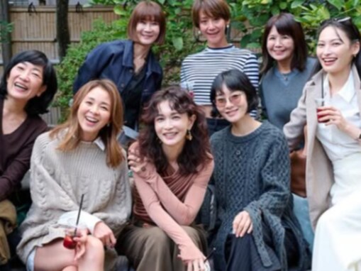 長谷川京子、大政絢＆井川遥ら“お祭り”レベルの豪華過ぎる芸能人ショット公開！ 「幸せな気持ちに」