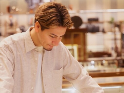 「ほんと絵になる」JOY、モデル美人妻との買い物ショットに「羨ましい」「素敵なご夫婦」の声！