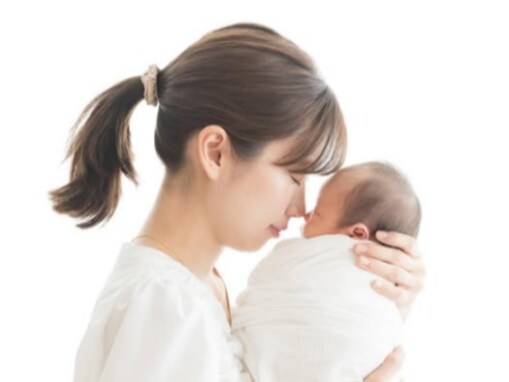 美人アナ、第2子出産を報告！ 親子ショット公開＆育児奮闘中「涙をぐっと堪えようと」「手が2本じゃ足りません」