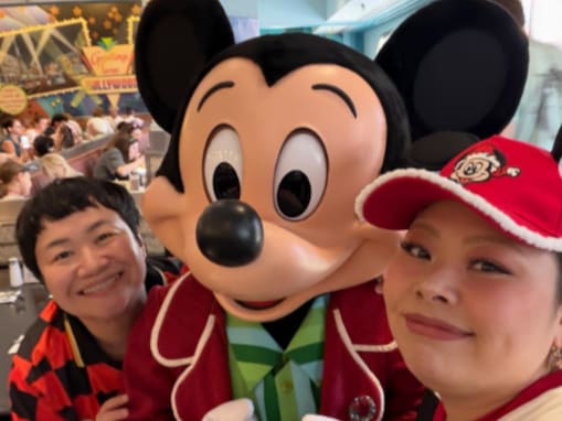 近藤春菜、渡辺直美とのプライベートショット公開「プルートとコントしてるの？」「めためたにされてる」