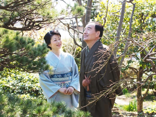 お金持ちなイメージがある「名字」ランキング！ 2位「伊集院」を抑えた圧倒的1位は？ 【2025年調査】