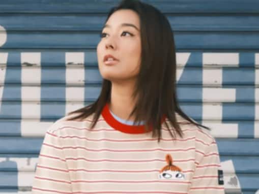 すみれ、圧巻スタイル＆太もも際立つ美脚ショット公開「めっちゃオシャレ！」「ハイセンス！」