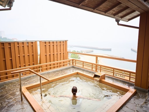 【楽天トラベルセール】「渚のリゾート 竜宮ホテル」が今だけ特別価格に！ 海辺の温泉で癒やされる休日【11月22日】