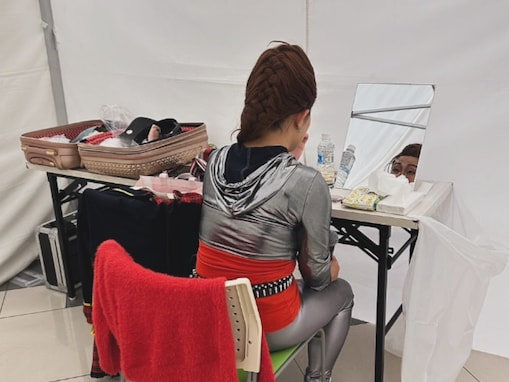 「パワーありがとう」キンタロー。、“たくましすぎる後ろ姿”に「既にステージモード」「大好き」の声！