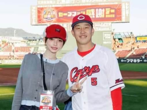 「愛妻家ですね」プロ野球選手、美人モデル妻との2ショット公開「お顔小さい　可愛い」「綺麗ですね」