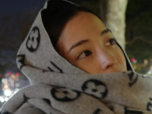 「ええ何この美少女は」広瀬すず、ルイ・ヴィトンのマフラー巻く姿に「透明度がすごすぎて消えかかってる」反響