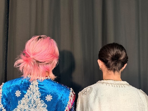 「美人さんが2人！」佐久間大介、「髪結び仲間」とのツーショットを公開！ 「オーラ強すぎて」