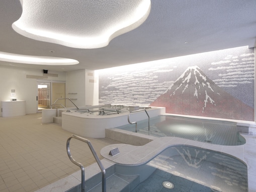 【東京の人気スーパー銭湯】「両国湯屋江戸遊」は浮世絵が印象的な広々浴室でリラックスできる【全国の温泉好きに聞いた】