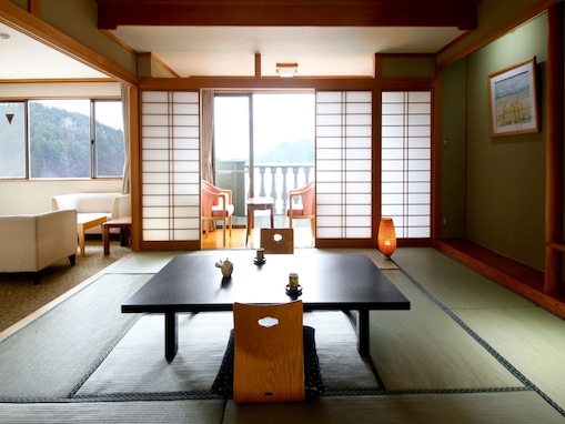 【楽天トラベルセール】「河口湖温泉 足和田ホテル」が今だけ特別価格に！ 富士山ビューの癒しステイ【12月4日】