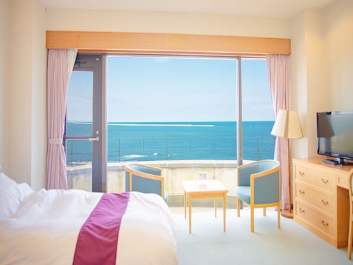 【楽天トラベル売れ筋1位】「いそざき温泉 ホテルニュー白亜紀」は太平洋を望む絶景の温泉宿【12月4日】