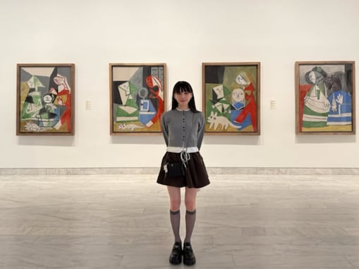 「本当に36歳なの？」Perfumeあ～ちゃん、美術館での姿に「アートそのもの」「美脚がすぎる」の声