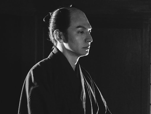 「イケメンすぎるぅ」生田斗真、ちょんまげ姿の『べらぼう』オフショットに反響！ 「すごすぎます」