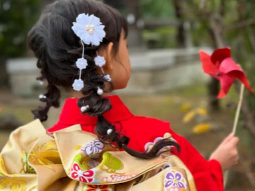 「横顔めっちゃママに似てる」森泉、7歳娘の七五三ショットを公開！ 「素敵なお着物に凄い帯」「可愛い」