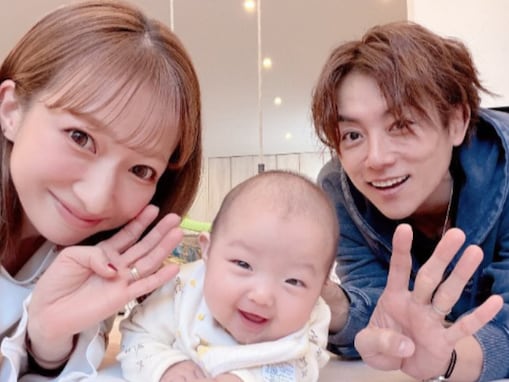 「おめでたい日や」辻希美、生後4カ月次女の新たな成長を報告！ 「早いよぉ〜早過ぎるよぉ〜」