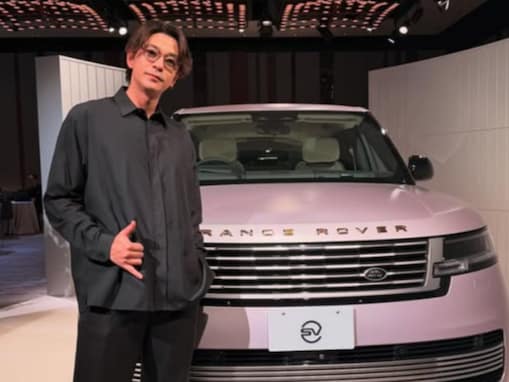 三浦翔平、3000万円超え高級外車とのツーショット公開！ 「あまりにカッコ良すぎてびっくり」「男前」