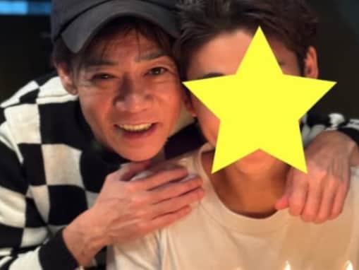 「泣きました」名倉潤、成人迎えたイケメン息子との2ショット公開「似てるお2人」「素敵な息子さん」