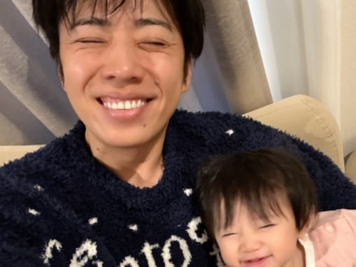 「似てる？」黄皓、娘と満面の笑みツーショット公開！ 「デレデレですね」「こんな表情をするなんて」