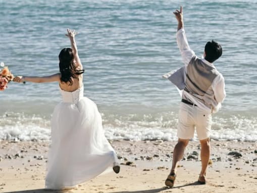 元ソフトバンク・和田毅、美人妻との結婚20周年記念フォト公開「スタイルがいい！流石の元グラドルさん！」