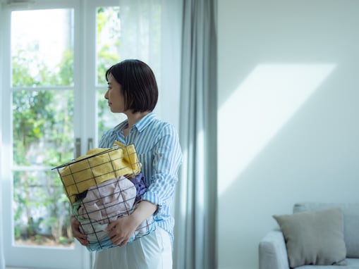 「月2万円家に入れているだけで」35歳女性、年収230万円、貯金30万円。両親との実家暮らしの悩みとは