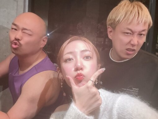 「修羅場にしか見えない」高橋みなみ、“武道館終わったから地獄メン”芸人との3ショットに「これは地獄w」