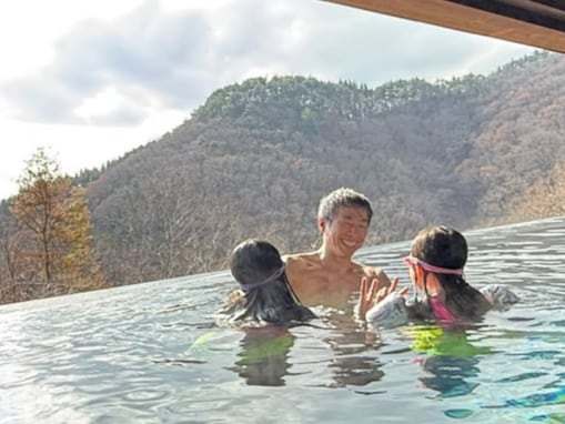 「とんでもない別荘」田村淳、絶景広がる豪華過ぎる別荘を公開「凄すぎる」「めちゃくちゃ素敵」